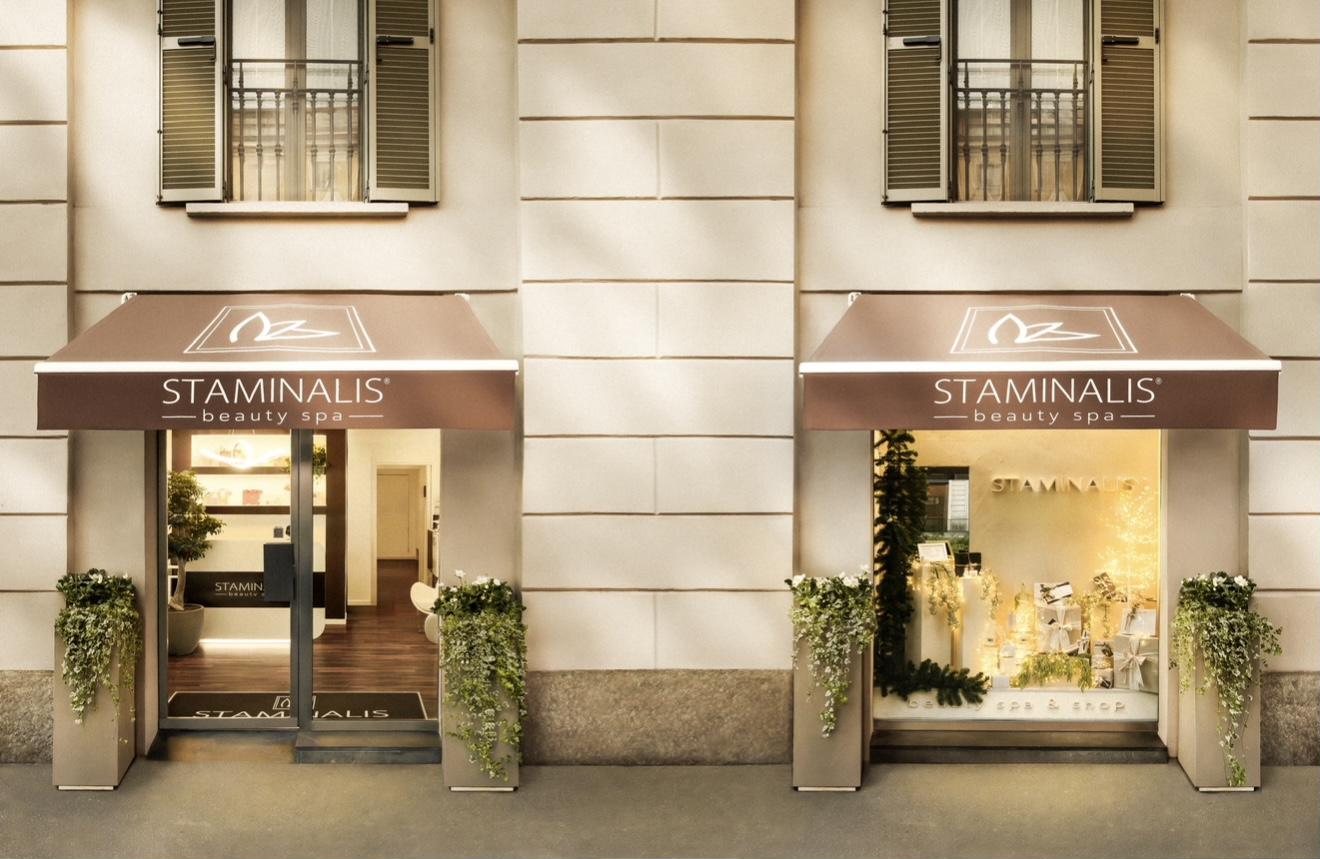 L'ingresso della Staminalis Beauty Spa in Viale Piave 1 a Milano