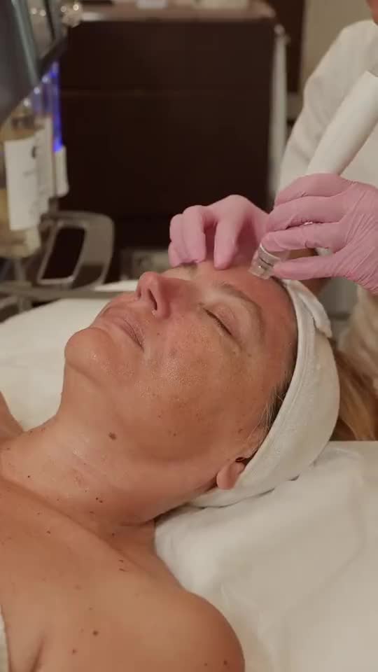 Igiene profonda, ripreso in cabina alla Staminalis Beauty Spa